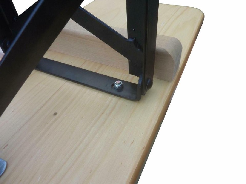 Garnitur Ideal Nussfa. lasiert Tisch 220x70cm, Gestell schw.