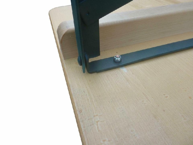 Garnitur Standard Nussfa. lasiert Tisch 70 cm, Gestell gr.